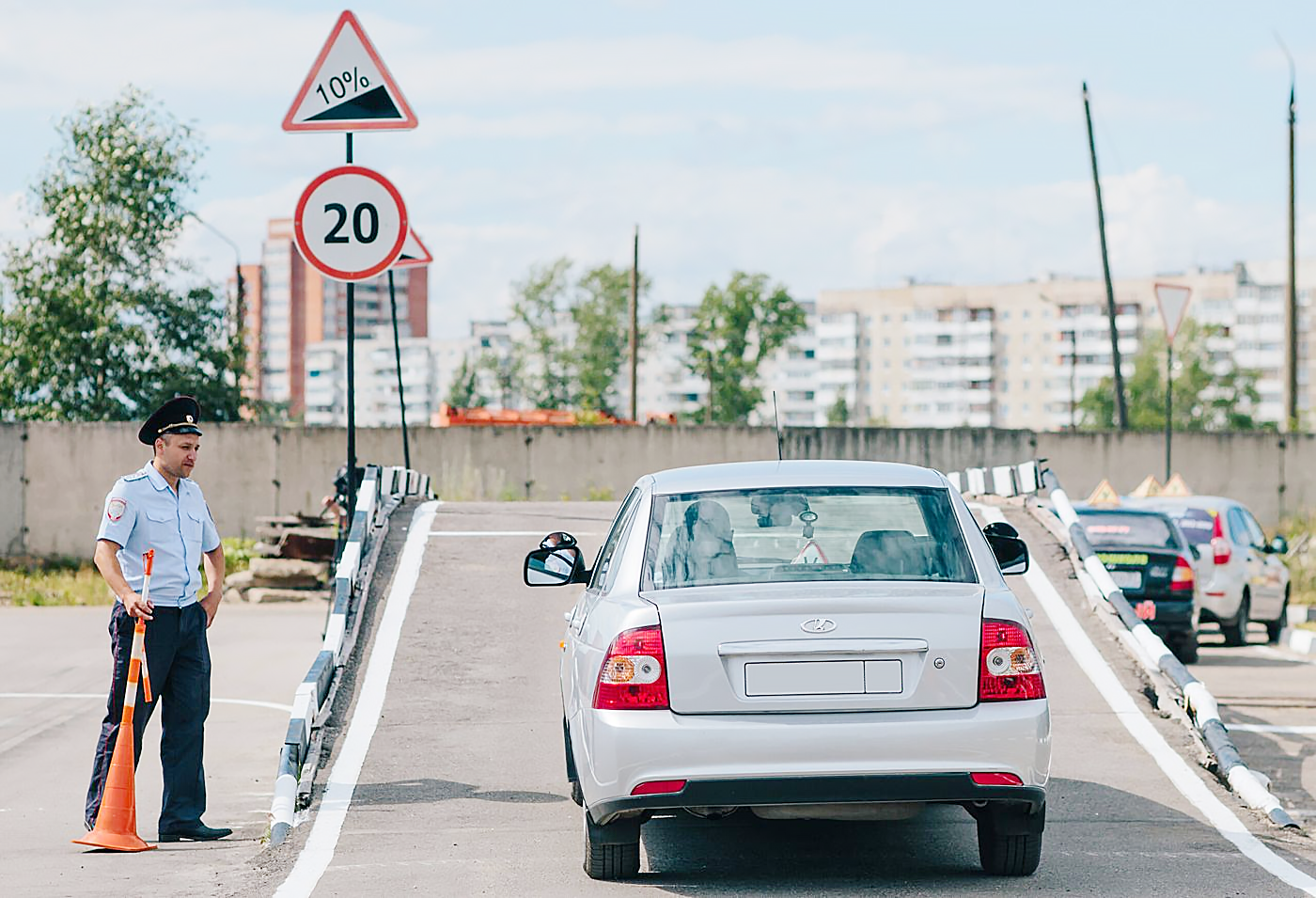 Как  выбрать автошколу